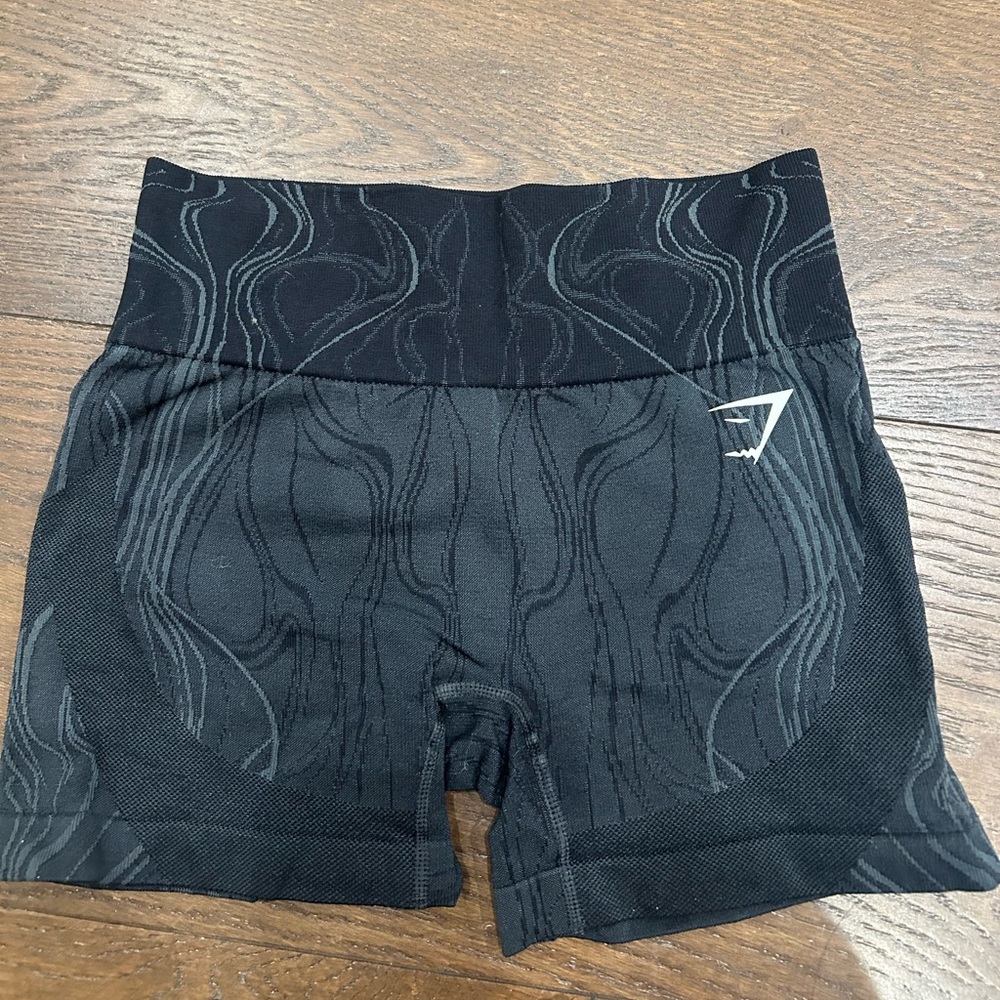 SOLD Black original gym shark shorts ⭐️⭐️